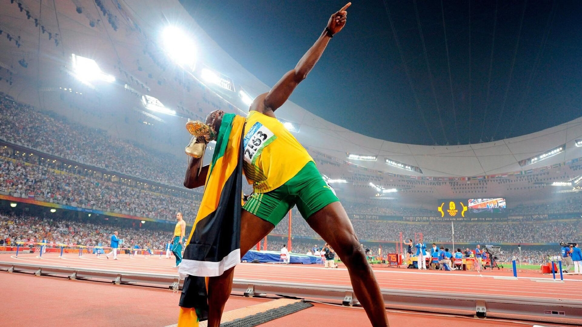 未来足球：虚拟主播和AI助理引领智能转播新时代，未来足球赛事